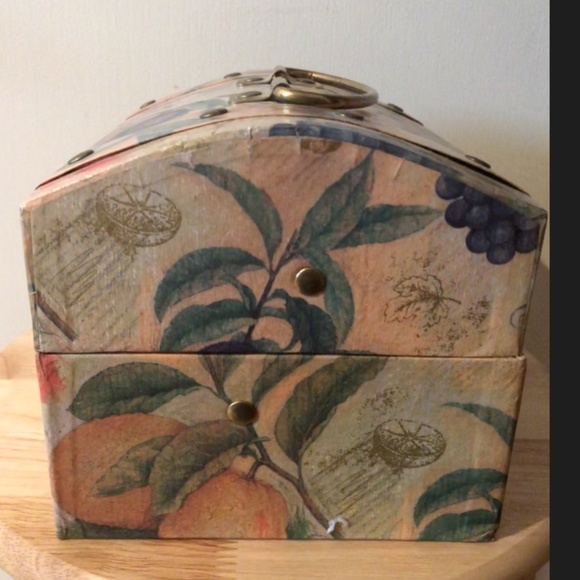 Vintage fruits trinkets cardboard box mini trunk EUC - Picture 6 of 9